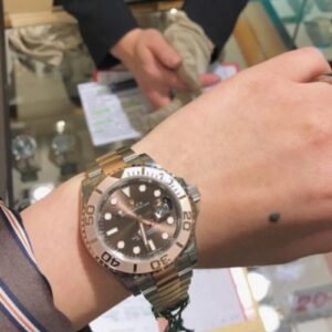 ヨットマスター 40 ブラック文字盤 腕時計