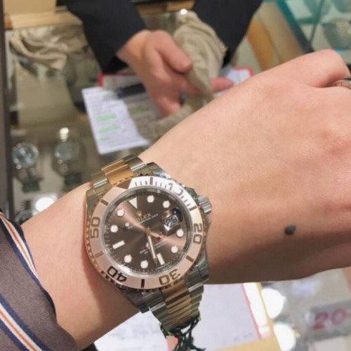 ヨットマスター 40 ブラック文字盤 腕時計